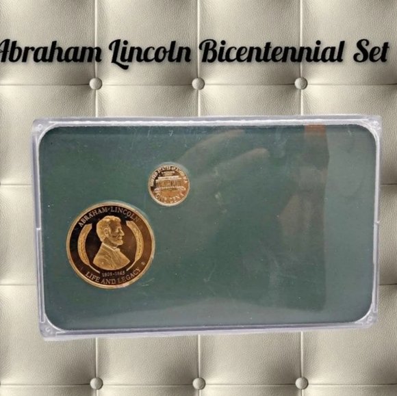 Gifted with bundle. Abraham Lincoln Bicentennial Coin Set - Layered in 24k Gold - Picture 2 of 4